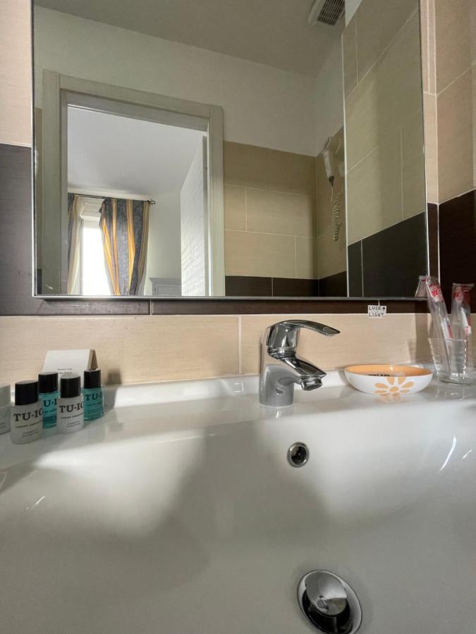 Ad Cavour Luxury Rooms - By Ad Roma 外观 照片