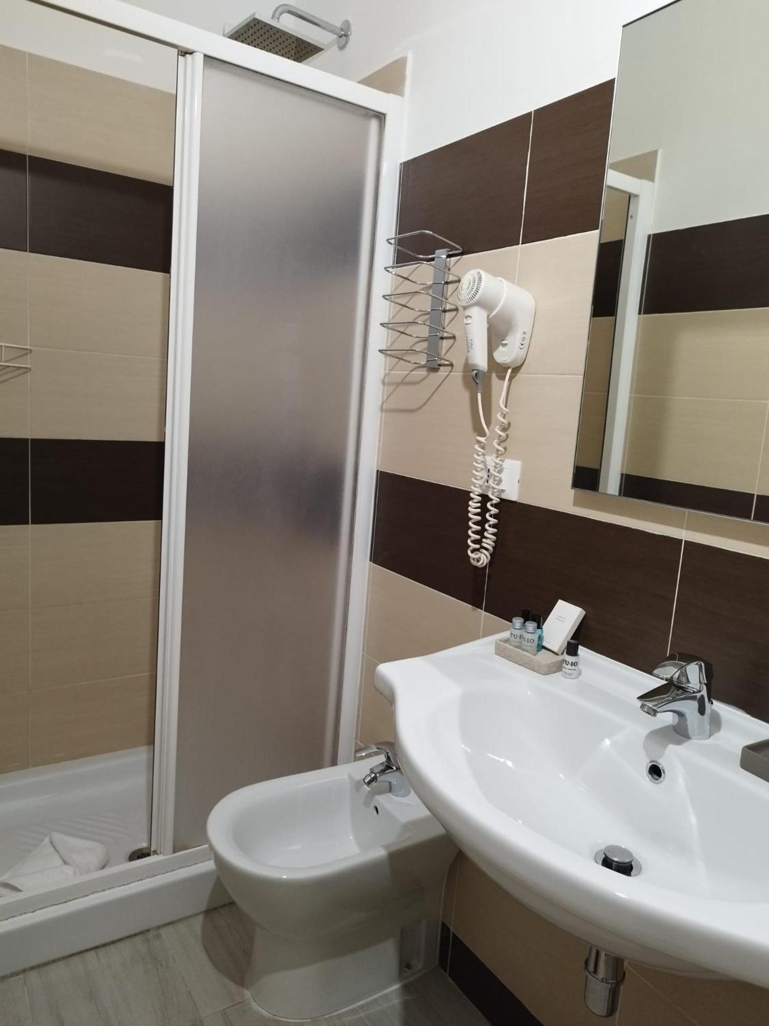 Ad Cavour Luxury Rooms - By Ad Roma 客房 照片