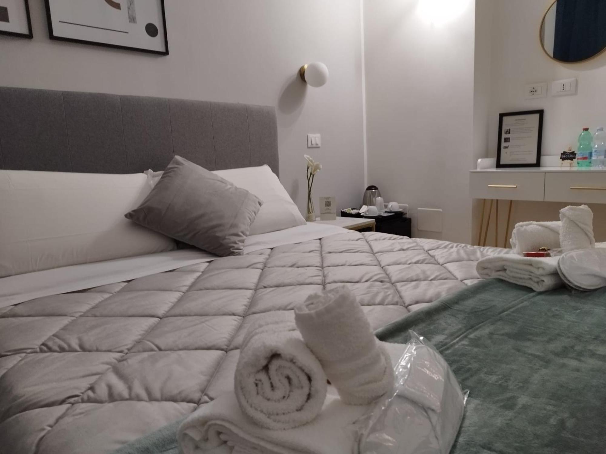 Ad Cavour Luxury Rooms - By Ad Roma 客房 照片