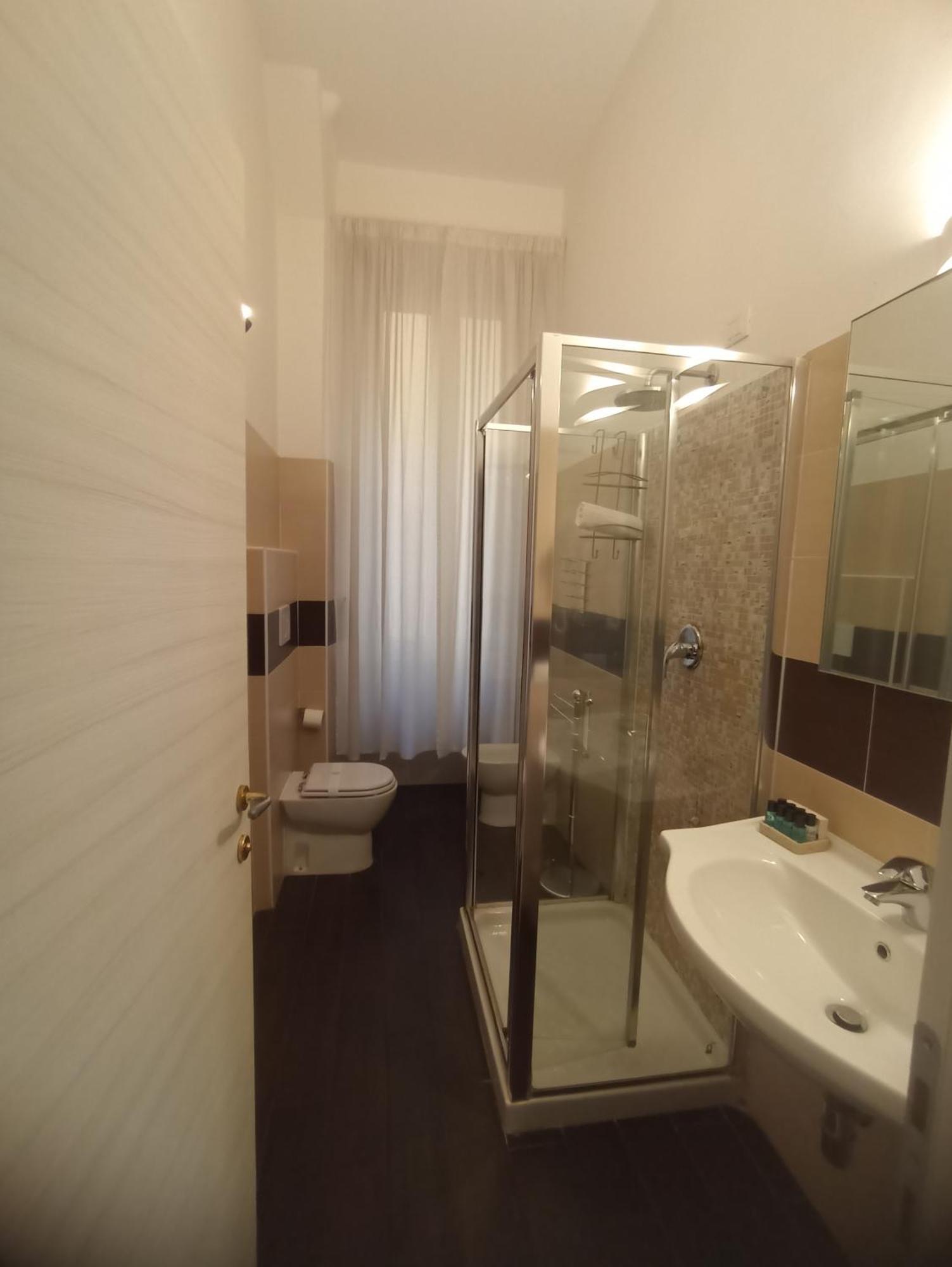 Ad Cavour Luxury Rooms - By Ad Roma 客房 照片